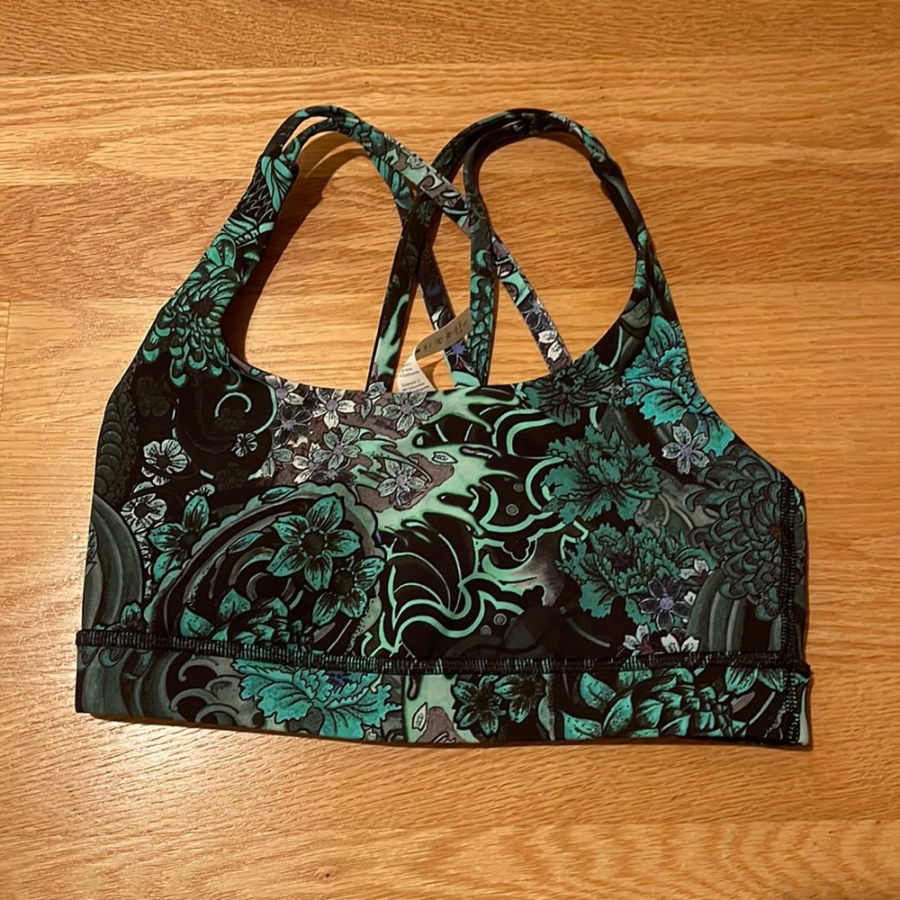Lululemon energy bra size 4 EUC